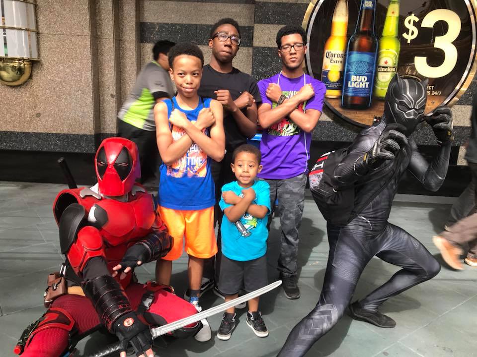 Freemont Experience - Black Panther - Deadpool